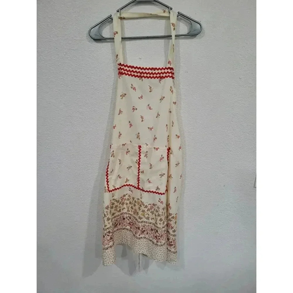 Vintage‎ Womens Apron Fits up to size 18 with adjustable strap